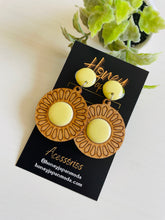 Carregar imagem no visualizador da galeria, Brincos Artesanais Bahia